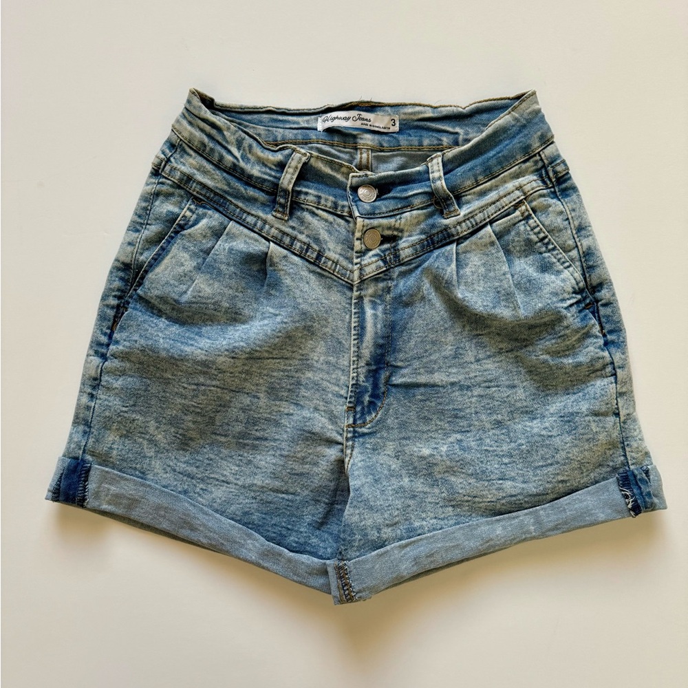High waisted pleated jean shorts